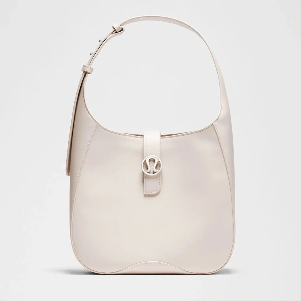 NWT Lululemon Leather Alternative Shoulder Bag 8L – Cashew – SOLD OUT - Picture 3 of 16